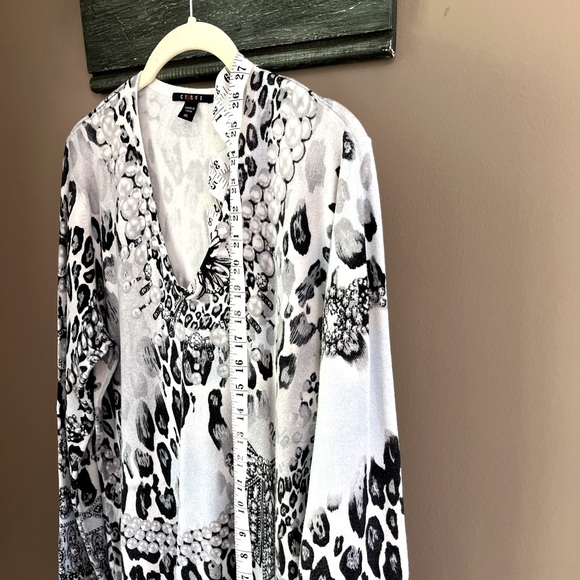 Cyrus Mid Weight V-Neck Sweater - Size XL - Picture 3 of 8